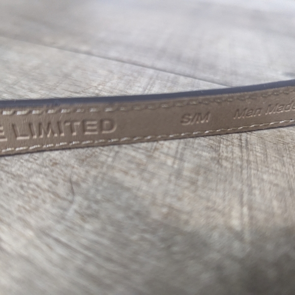 The Limited Black leather adjustable belt size small/medium silver tone buckle - Picture 12 of 12